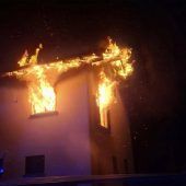 Bewohner bei Wohnungsbrand verletzt