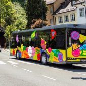Gegenseitige Vorbilder bei Buswerbung