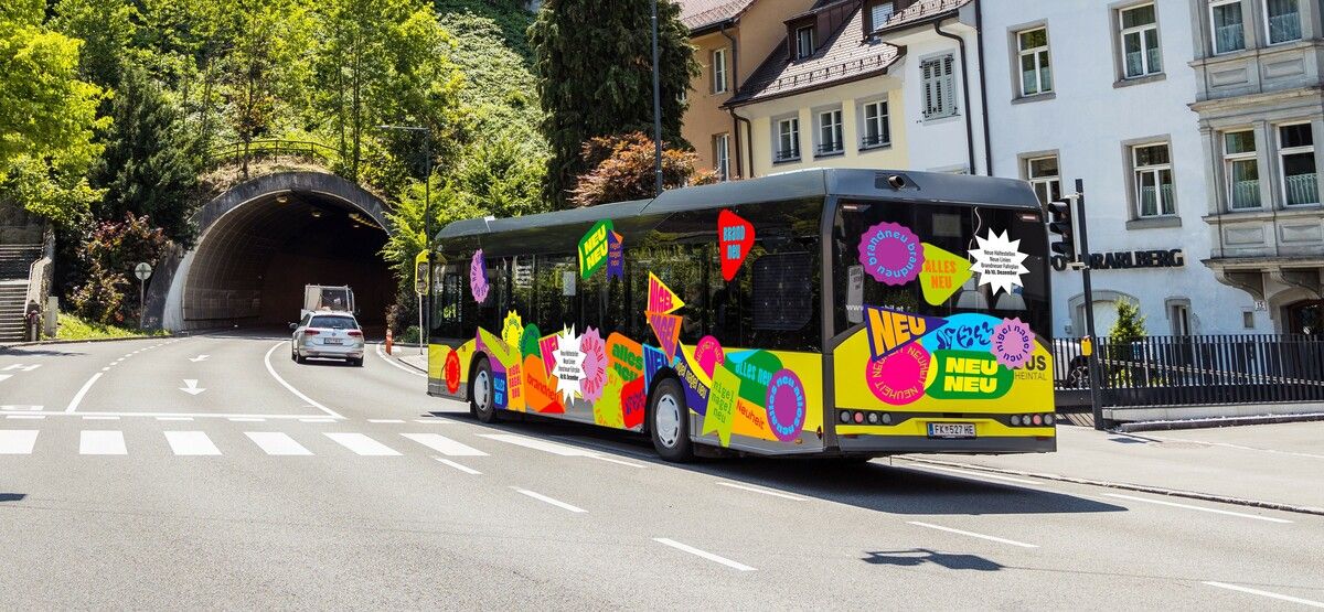 Für sich selbst hat der Verkehrsverbund auf seinen Bussen bereits geworben. Nun soll die Fläche an Firmen verkauft werden.⇒ VVV