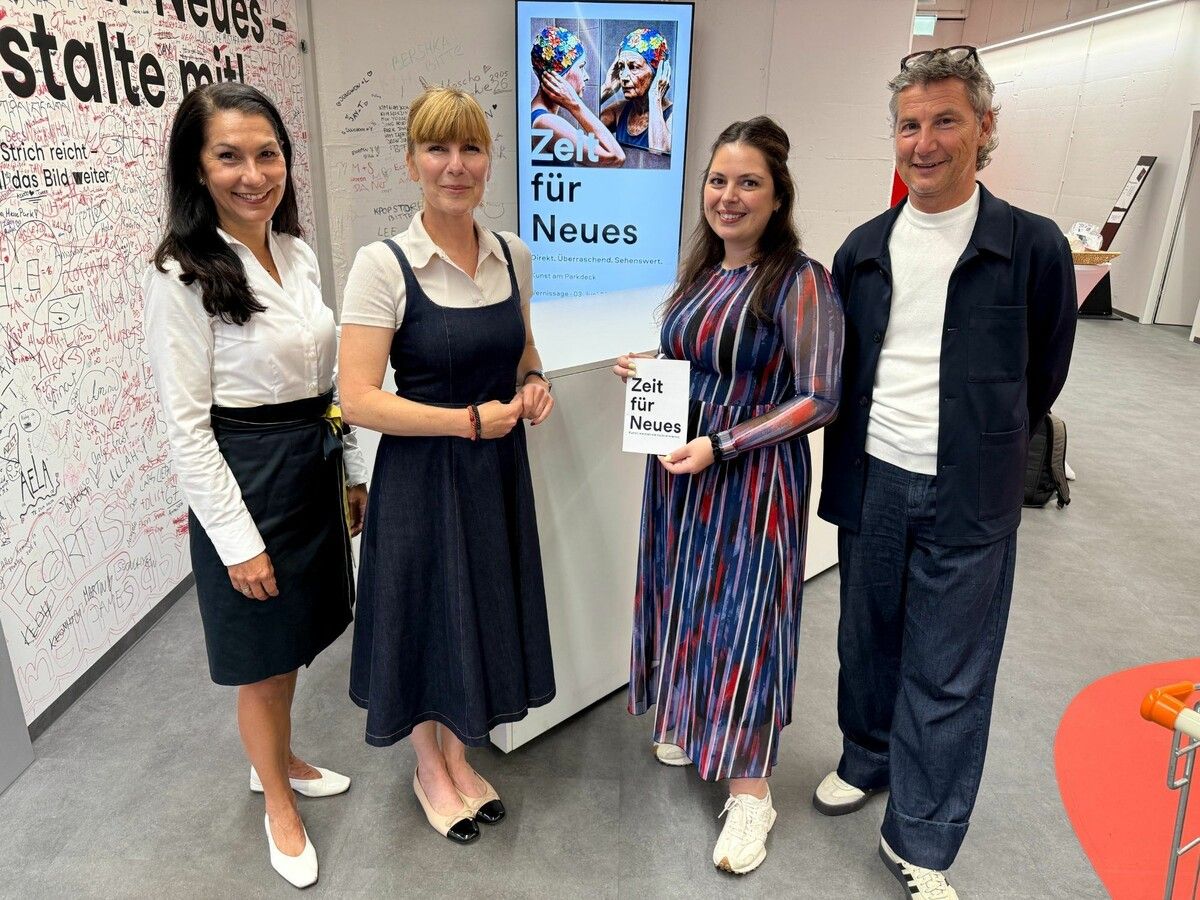 GF Nicole Schedler, Brigitte Salzmann (Marketing), Stefanie Feldmann und Kurator Klaus Feldkircher luden zur Vernissage ins Parkhaus.⇒König
