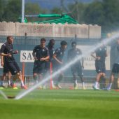 Spritziger Start bei großer Hitze