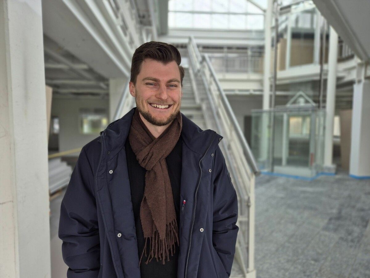 Immobilienentwickler Michael Hechenberger zeigt, wie es im ehemaligen Möbelix aussieht und was dort entstehen soll.