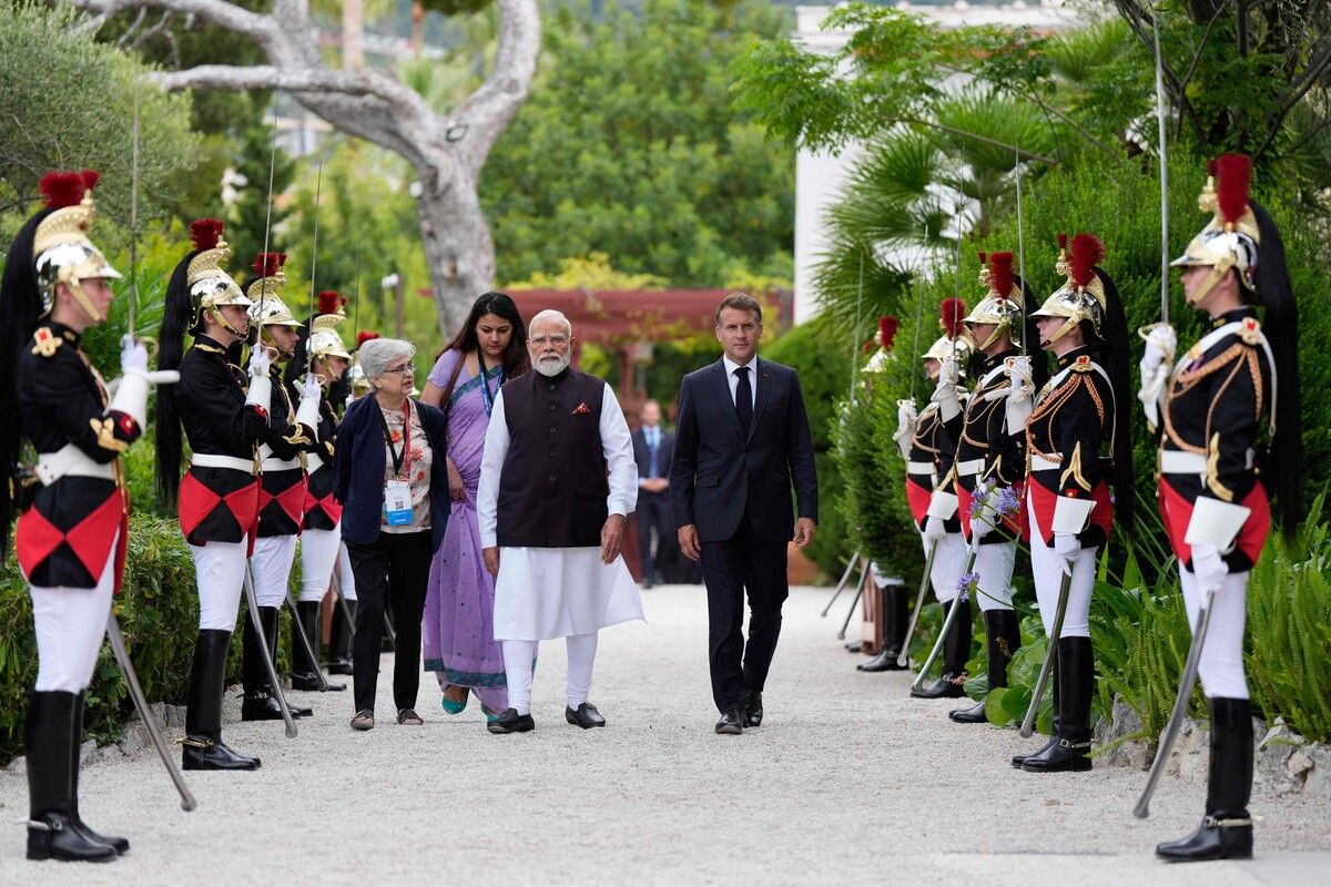 Indiens Premierminister Narendra Modi und Frankreichs Präsident Emmanuel Macron trafen sich zu bilateralen Gesprächen in Beaulieu-sur-Mer.