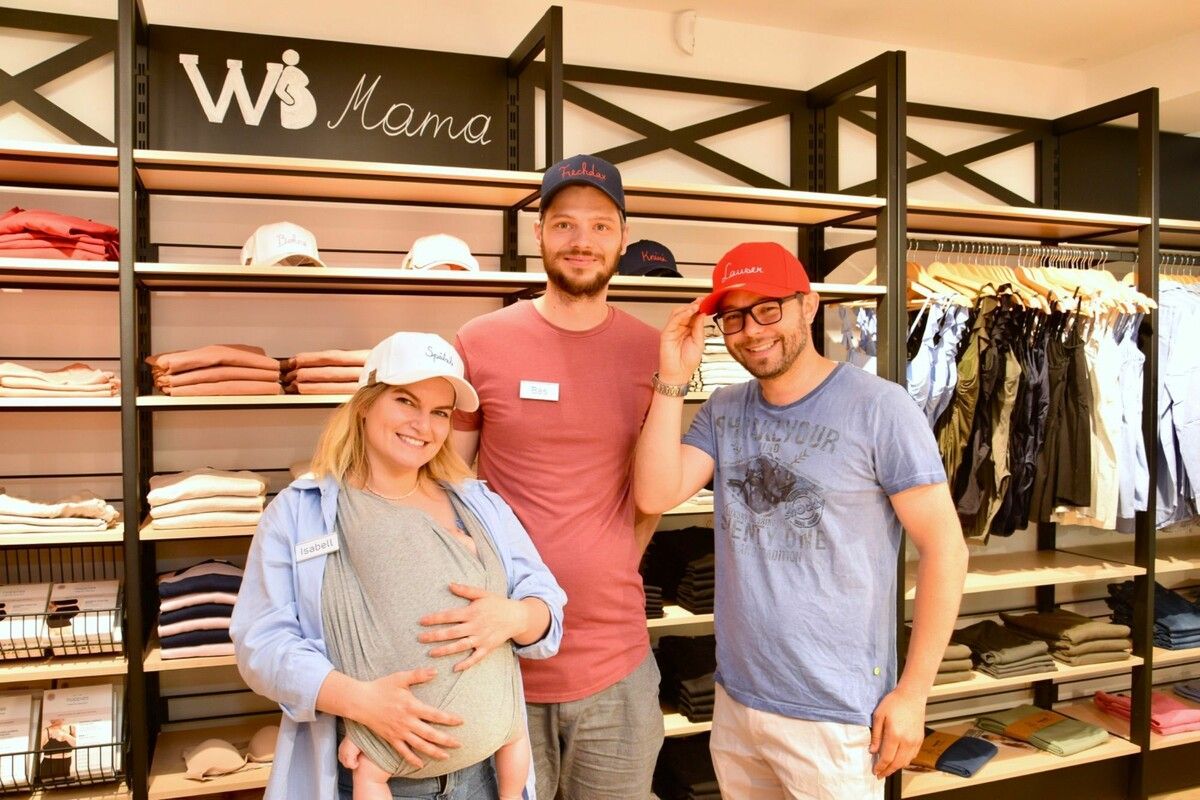 Isabell mit Baby Matheo und Bas Berthold, Stadtrat Andreas Fritz-Wachter.⇒sco (3)