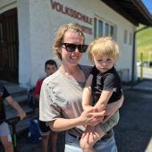Sarah (8) müsste ihre Schule verlassen