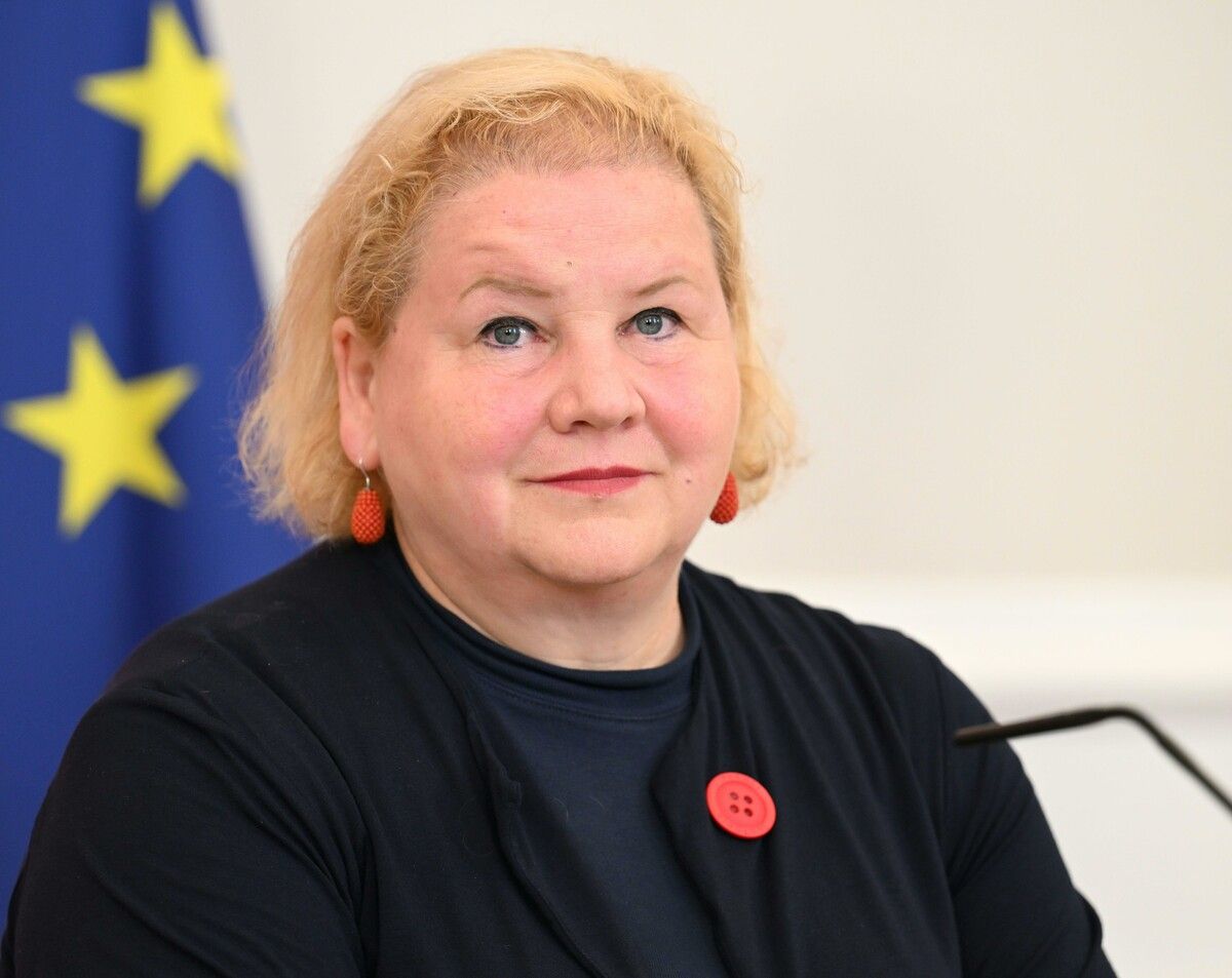 Korinna Schumann (SPÖ) verteidigt den Entwurf zur Umsetzung der EU-Lohntransparenzrichtlinie.⇒APA/FOHRINGER