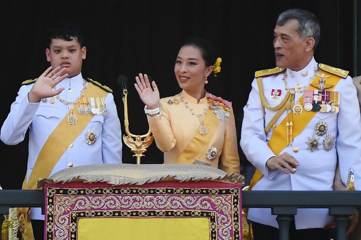 Prinzessin Bajrakitiyabha Mahidol, die älteste Tochter von König Vajiralongkorn (r), ist im Alter von 47 Jahren in Bangkok gestorben. ⇒afp