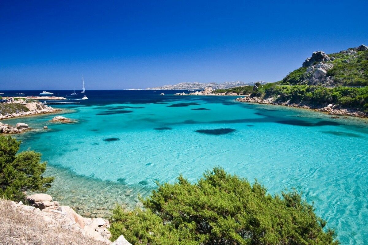 VN-Abonnent:innen buchen die Highlife-Busrundreise nach Sardinien zum Sonderpreis und profitieren von einem Preisvorteil von 185 Euro. ⇒Shutterstock