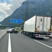 Lkw prallte auf der A14 bei Bludenz gegen Pkw
