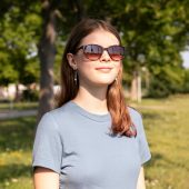 Auch bei Sonnenbrillen auf ­ausreichend UV-Schutz achten