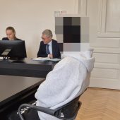 Prozess nach angeblichem räuberischen Diebstahl