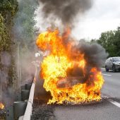 Pkw brennt auf der A14