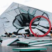 Zum 80. Jubiläum setzen die Bregenzer Festspiele auf ­Kontrast und große Bilder. »D4