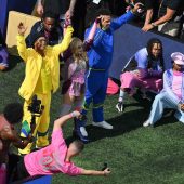 Madonna singt, Shakira tanzt: 27 Minuten Pause