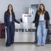 Erste Liebe auf Rädern: Zwei Freundinnen erfüllen sich Traum vom eigenen Café. »A5