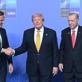 Trump hält an NATO-Bündnis fest