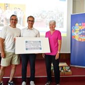 12.000 Euro für Schulprojekte