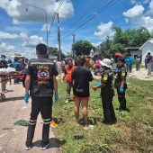 Pick-up rast in Mönchsprozession – acht Tote in Thailand