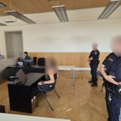 „Schuldeneintreiberin“ attackierte Rentnerin