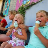 Familien erwartet ein Sommer auf Sparflamme