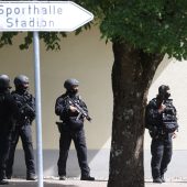 Großeinsatz nach Attacke an Schule