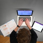 Geräte-Initiative: Laptops erst ab zweiter Klasse