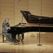 Eine Pianistin, die Schubert freilegt