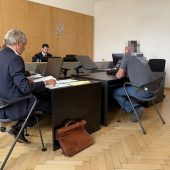 Morddrohung mit Munitionsschachtel