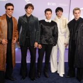 Elevator Boys wagen ersten Schritt als Film-Schauspieler