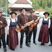 Besonderer Segen bei Patroziniumsmesse