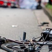 Fahrerflucht nach Unfall: ­E-Bike-Fahrerin verletzt