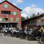 Biker-Freundschaft ist manchmal grenzenlos