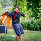 Der Junge, der mit Magie verblüfft