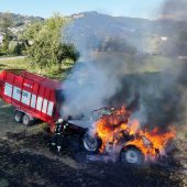 Traktor in Vollbrand