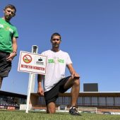Rasen der Sun Minimeal Arena auf Platz eins in zweiter Liga
