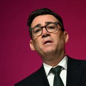 Britischer Premier stößt EU-Debatte an