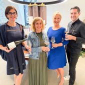 Feine Schokolade und edler Wein