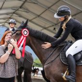Clara Tschanett feiert internationalen Sieg