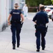 Mann nach Messerangriff auf Partnerin von Polizei erschossen