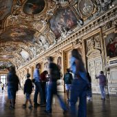 Deutsche hängen eigene Bilder im Louvre auf