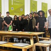 Junge Arbeit auf der Herbstmesse