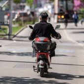 Für viele E-Mopeds gelten künftig die Kfz-Regeln