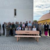 Bezauer Ersthelfer kamen mit einem Geschenk