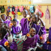 Bücherflohmarkt hilft Kindern im Senegal