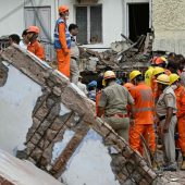 Studentenwohnheim in Neu-Delhi stürzt ein