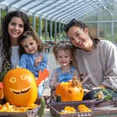 Herbsttage am Sunnahof sind zum Schnitzen da