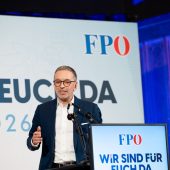 Jubel für Herbert Kickl