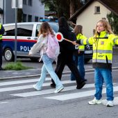 Die kleinen Chefinnen vom Zebrastreifen