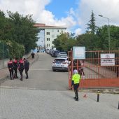 Eine Tote nach Angriff mit Messer an Schule