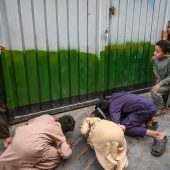 Pakistan prüft ­Schulen nach Unglück